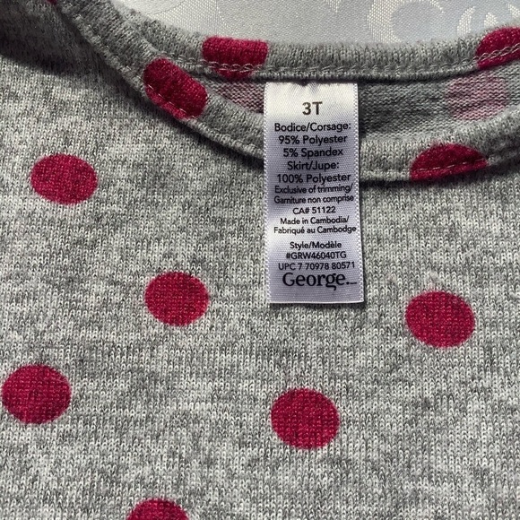 👀4/$25 Girls 3T Bundle, Dress, shorts & 2 shirts - Picture 4 of 6